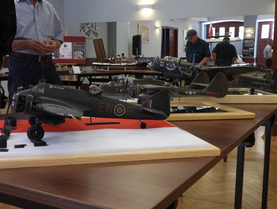 Samolot Heinkel, słynny niemiecki Tiger, "Victory" admirała Nelsona w Klubie "Stara Remiza"