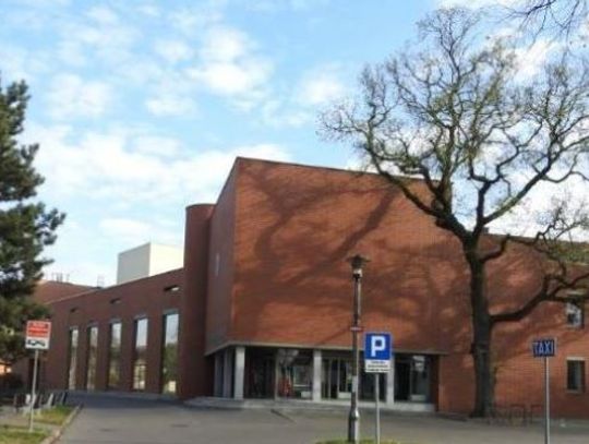 Seans filmowy na skwerku teatru został przełożony