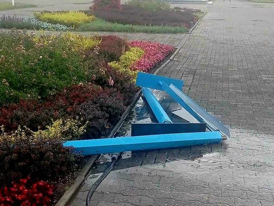 Zniszczona kurtyna wodna na Placu Wolności naprawiona. Co się wydarzyło?