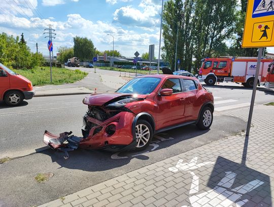 Skrzyżowanie ul. Zielnej i Papieżka zablokowane. W pojazdach były dzieci