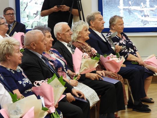 "Ślubuję Ci: miłość, wierność i uczciwość małżeńską oraz, że Cię nie opuszczę aż do śmierci"