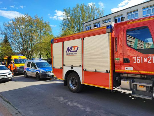 Służby pod II LO: "Rozpylenie nieznanej substancji w łazience szkolnej"?