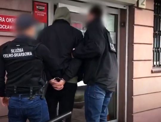 Służby zlikwidowały nielegalną fabrykę papierosów. Straty Skarbu Państwa to ponad 8 mln zł