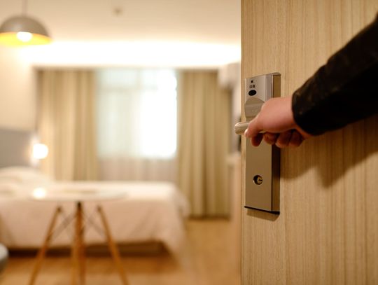 Spędził dwie noce w hotelu i wyszedł nie płacąc. 43-latkowi grozi do 8 lat więzienia