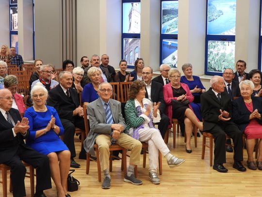 Spędzili ze sobą 50 lat. Dziś odebrali gratulacje i Medale za Długoletnie Pożycie Małżeńskie
