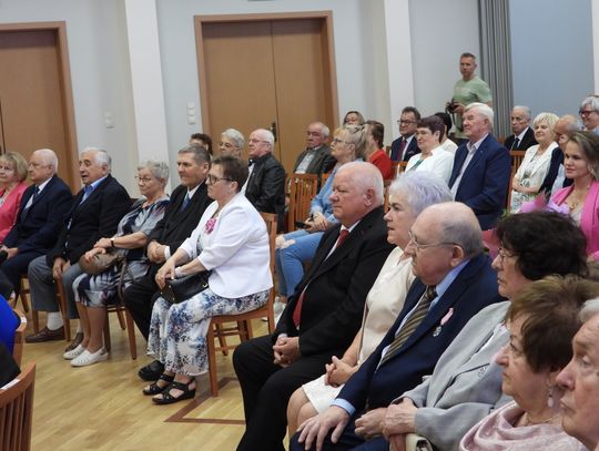 Spędzili ze sobą 50 lat. Dziś zostali uhonorowani medalami