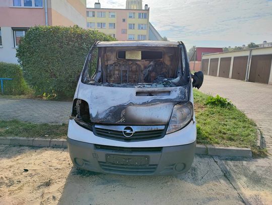 Spłonął Opel Vivaro. Straty wyceniono na około 30 000 zł