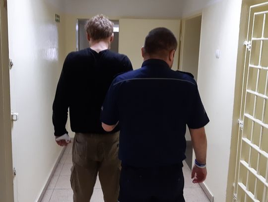 Spowodował pożar i dokonał rozboju. 24-latkowi grozi 12 lat pozbawienia wolności 