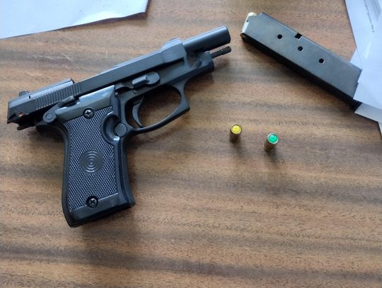 Spożywali alkohol w miejscu publicznym, jedna z osób miała przy sobie...