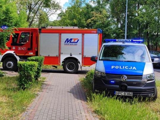 Strażacy musieli wyważyć drzwi mieszkania przy ul. Wienieckiej. Nie było kontaktu z lokatorem