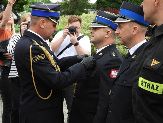Strażacy otrzymali awanse oraz nagrody. We Włocławku świętowano Dzień Strażaka