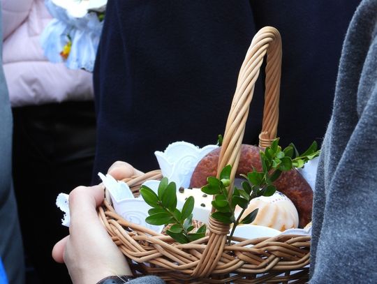 Święta Wielkanocne 2021 bez procesji i straży przy grobie. Święcenie pokarmów tylko na zewnątrz