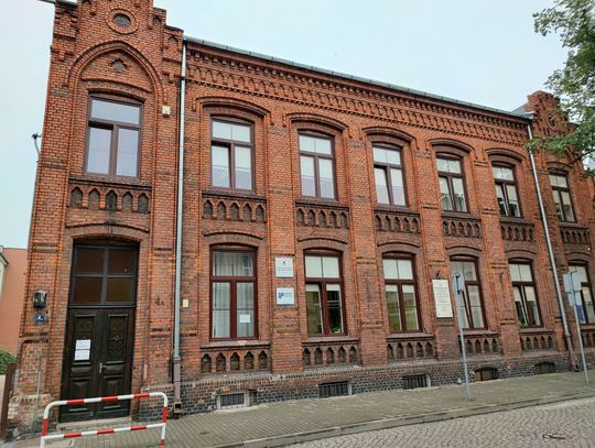 Szkole "Wiedza" grozi zamknięcie? Zaniepokojeni rodzice mówią o drastycznym wzroście czesnego i rezygnacji uczniów