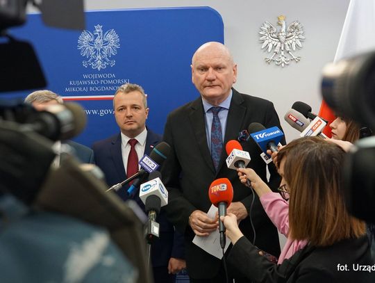 Szpital ogranicza odwiedziny, prezydent odwołuje spotkania, PIP wstrzymuje...