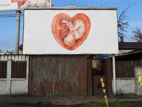 Tajemniczy billboard przy ul. Okrzei. Co ma symbolizować? Kto jest autorem?  