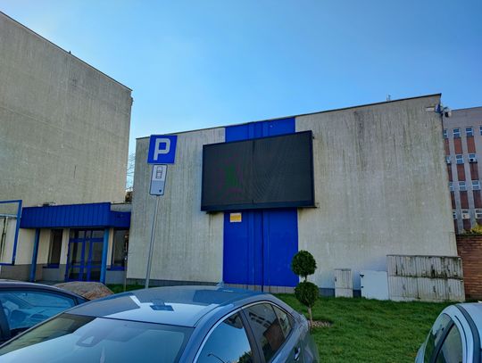 Telebim pokazujący jakość powietrza ma zostać usunięty z budynku ratusza