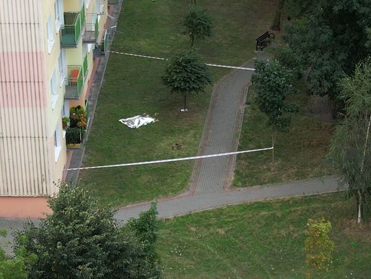 Tragedia na ul. Wienieckiej. Mężczyzna skoczył z siódmego piętra wieżowca
