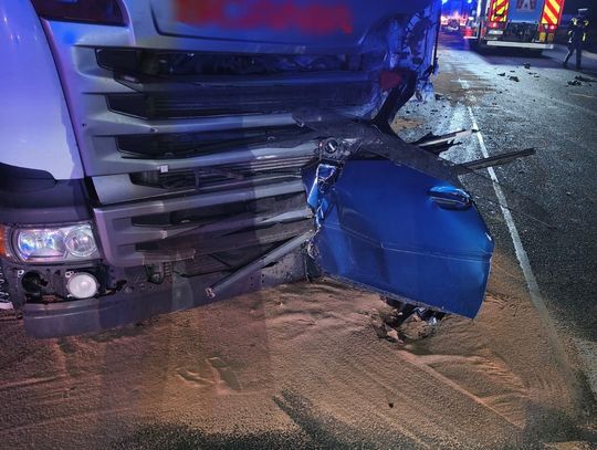 Tragiczny wypadek na drodze krajowej nr 91. Nie żyje kierująca samochodem osobowym