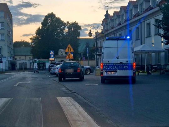Troje dzieci podróżujących rowerami zostało potrąconych na pasach przez Audi