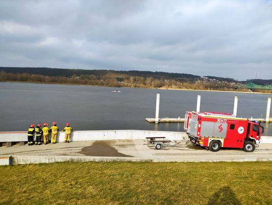 Trwa akcja poszukiwawcza na Wiśle. Widziano osobę, która mogła wpaść do rzeki