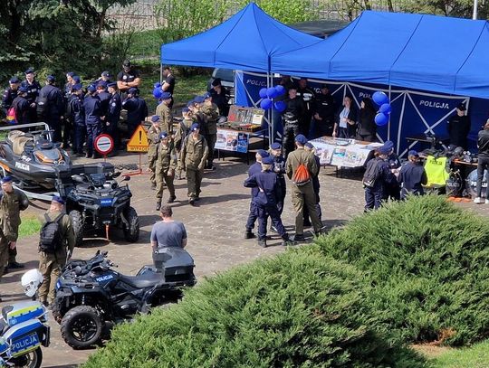 Uczniowie włocławskich szkół odwiedzili Komendę Miejską Policji