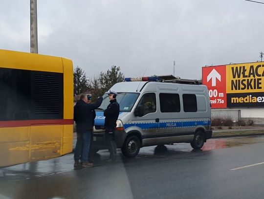 Uderzył w autobus MPK i odjechał...