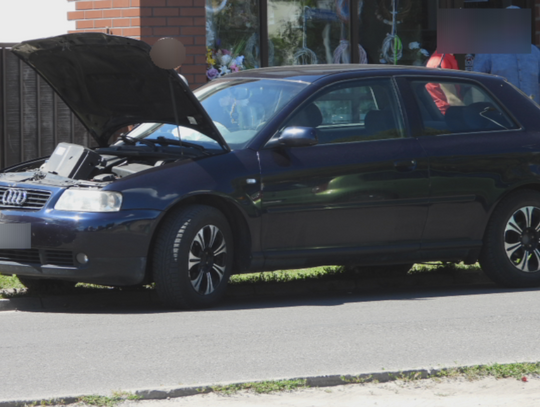 Uderzył w tył pojazdu, który zatrzymał sie przed przejściem dla pieszych