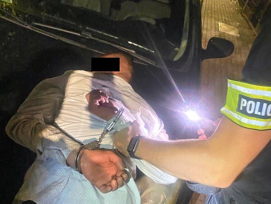 Ukradł pieniądze i biżuterię. Uciekł na rowerze, również kradzionym