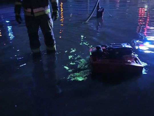 Ulica Płocka była wczoraj nieprzejezdna. To efekt burzy