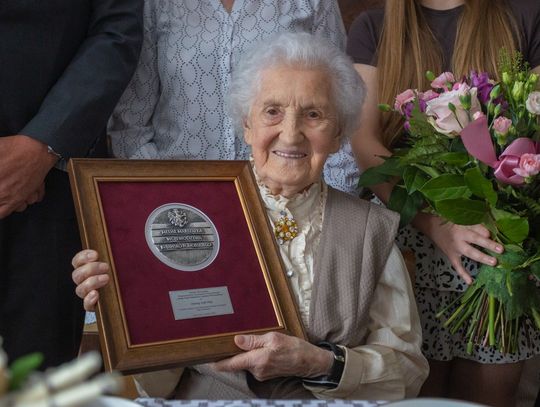 Urodziła się w Brześciu, maturę zdawała we Włocławku. Pani Danuta - kolejna 100 latka na medal