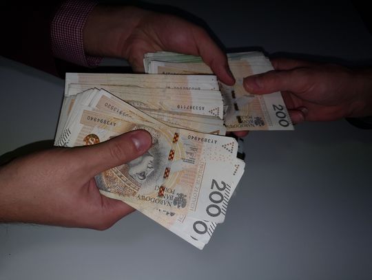 Urzędnicy ratusza z podwyżkami. Ile osób i jakie kwoty?