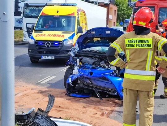 Utrudnienia na skrzyżowaniu ul. Okrzei/Wronia. Zderzenie pojazdów
