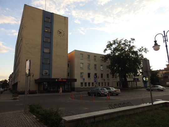 Uwaga od jutra ratusz ogranicza obsługę: "Szanowni Mieszkańcy..."