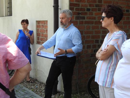 W 1920 roku bolszewicy wyrywali wrota od stodół rolników, chcieli w ten sposób...