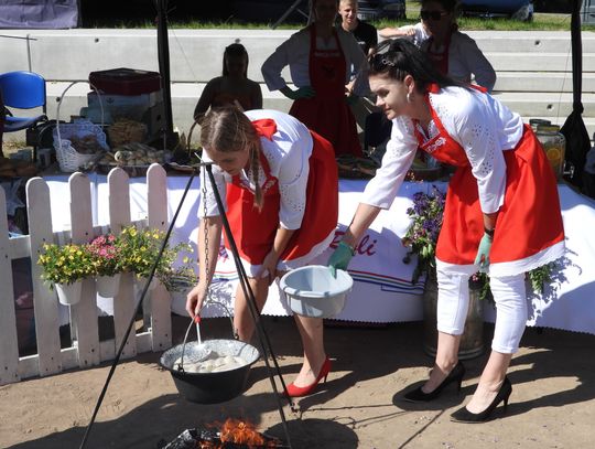 W Brześciu trwa XII Święto Żuru Kujawskiego. Gotują 23 zespoły