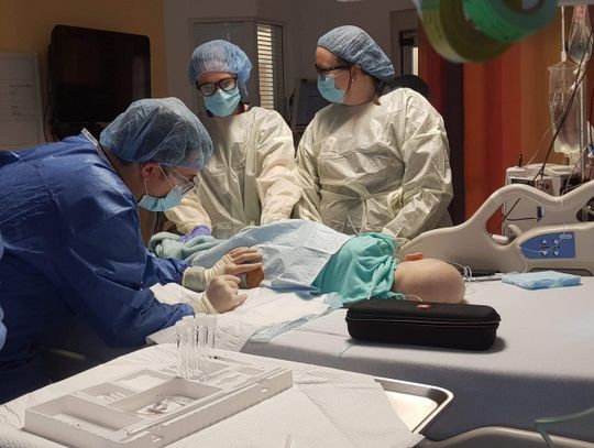 W krajowym szpitalu pediatrycznym w Columbus w Ohio, Kacperek jest przygotowywany do przeszczepów szpiku