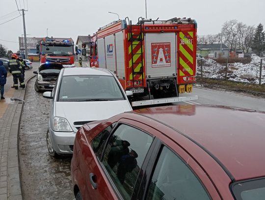 W Kruszynie zderzyły się 3 pojazdy osobowe 