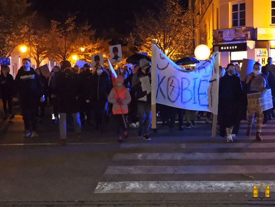 W sobotę na placu Wolności rozpocznie się kolejny spontaniczny spacer kobiet