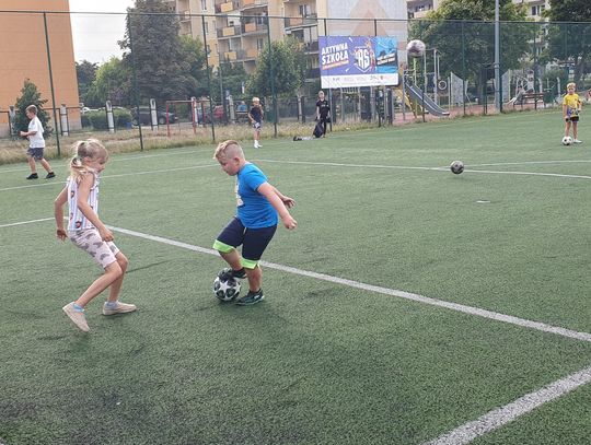 Wakacyjne zmagania na Orliku przy Szkole Podstawowej nr 7 dobiegły końca