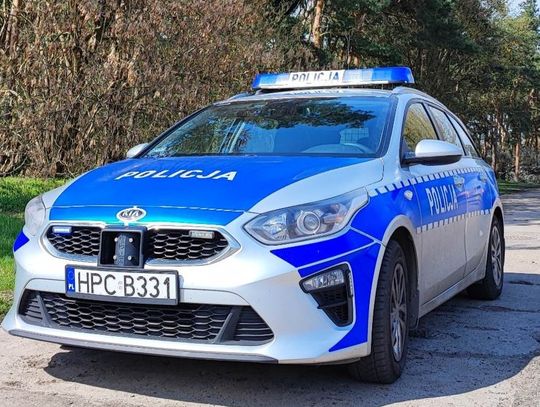 Wiózł dzieci mając 2,5 promila. Auto dachowało, sprawą zajął się prokurator