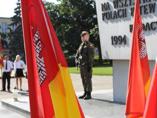 Włocławek uczcił Święto Wojska Polskiego. Odsłonięto Aleję Zasłużonych 