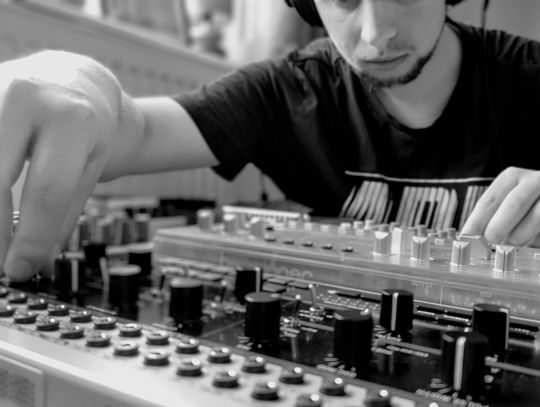 Włocławianin wydał swój siódmy album. "Bahatai" to muzyczna podróż przez dawne wierzenia i kultury