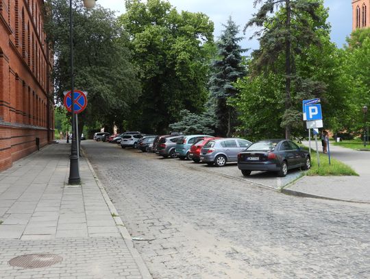 Włocławianin zwraca uwagę na złe oznakowania ul. Karnkowskiego. Ratusz odpowiada