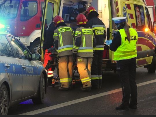 Włocławianina uderzył jeden samochód, a kolejny na niego najechał