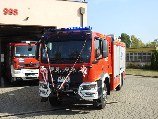 Włocławscy strażacy mają nowy pojazd ratowniczo-gaśniczy