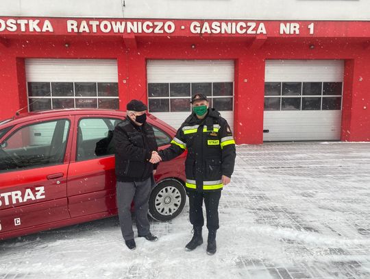 Włocławscy strażacy przekazali pojazdy, które dotychczas użytkowali, OSP w Lubrańcu i Lubaniu