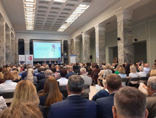 Włocławskiemu szpitalowi grozi zamknięcie. Lecznice pogrążą rządowe decyzje. K.Welka: "Nie będzie pieniędzy na dostawców, skończą się kompresy, igły"