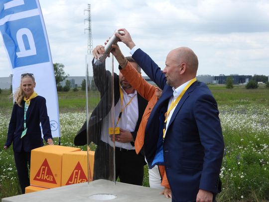 Wmurowano kamień węgielny pod budowę fabryki i magazynu Sika w Brzeskiej Strefie Gospodarczej