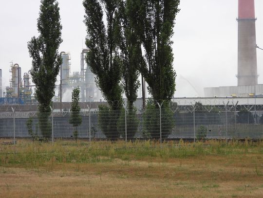 Wyciek z instalacji technologicznej na terenie Anwilu. Mieszkańcy słyszeli wybuch