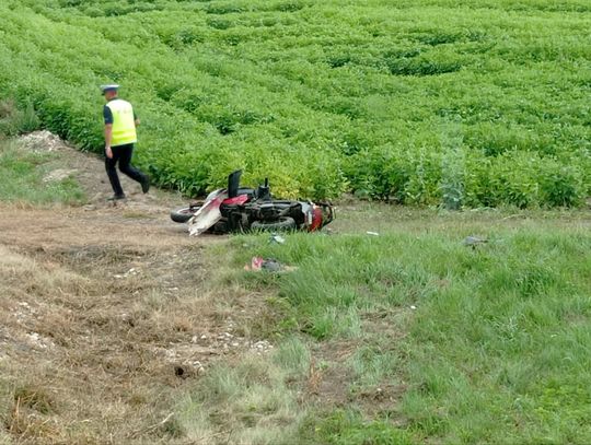 Wypadek motocyklisty w Lubaniu. Mężczyzna został przewiezony do szpitala